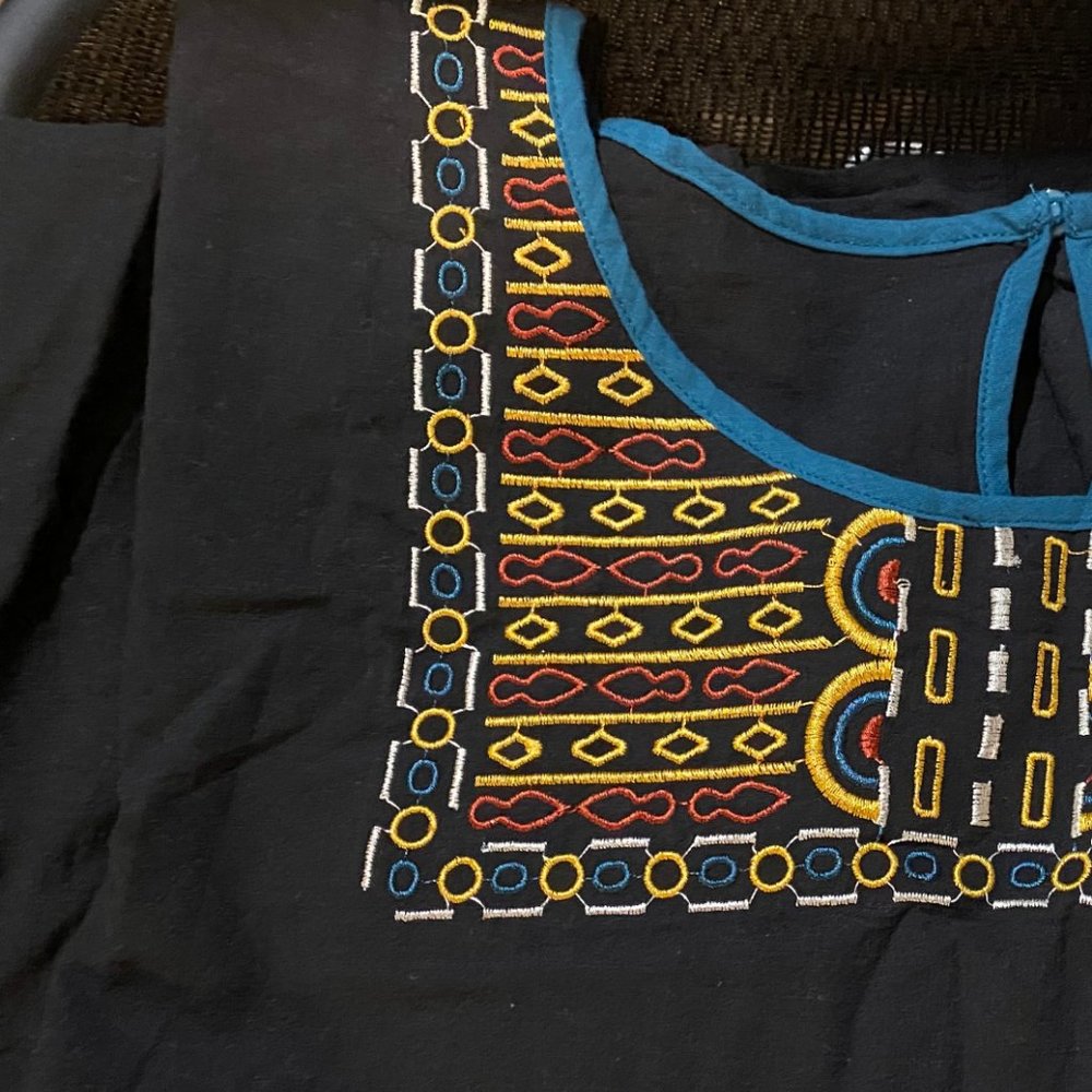 BNWT - Paisley Embroidered Top / Black